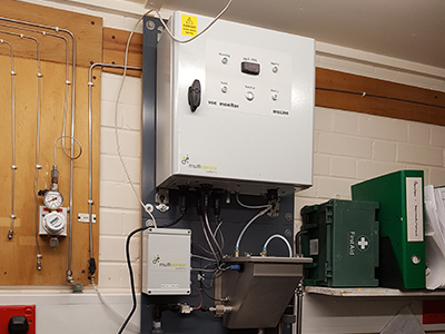 Analyseur d'huiles dans l'eau